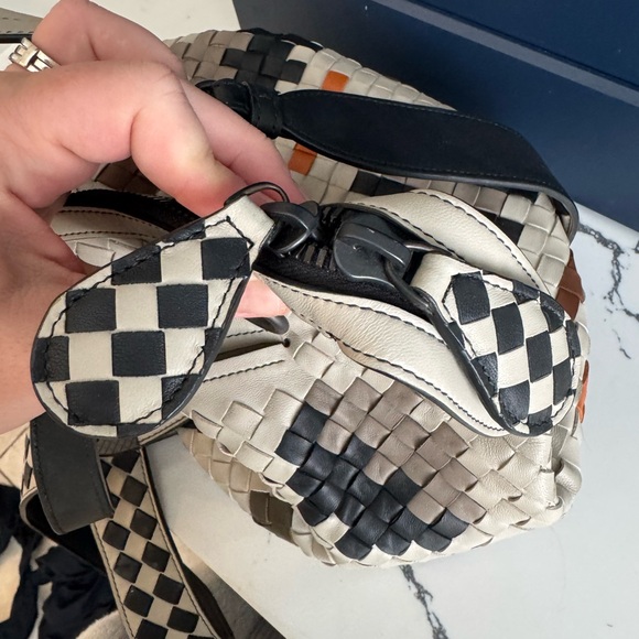 Bottega Veneta Leather Crossbody Bag - Picture 10 of 15